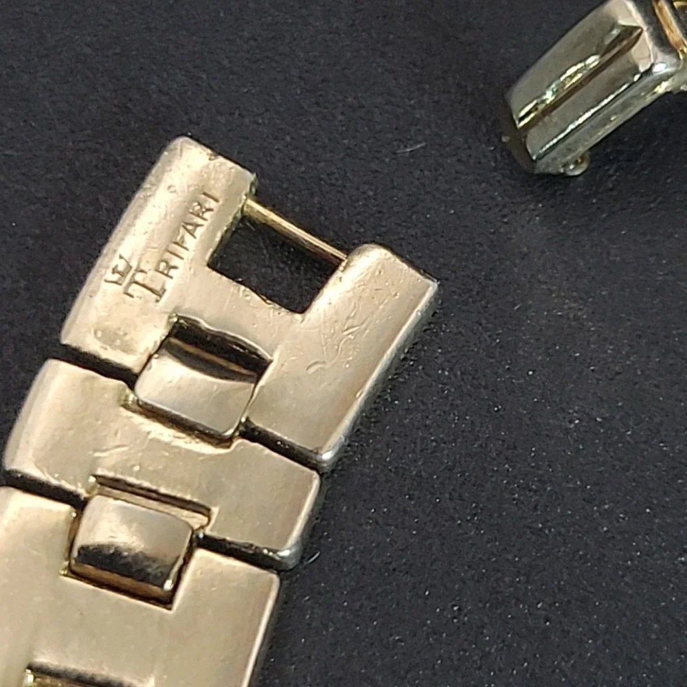 Vintage Crown Trifari Gold Brick Link Choker Necklace 15‎ Inch Old Money